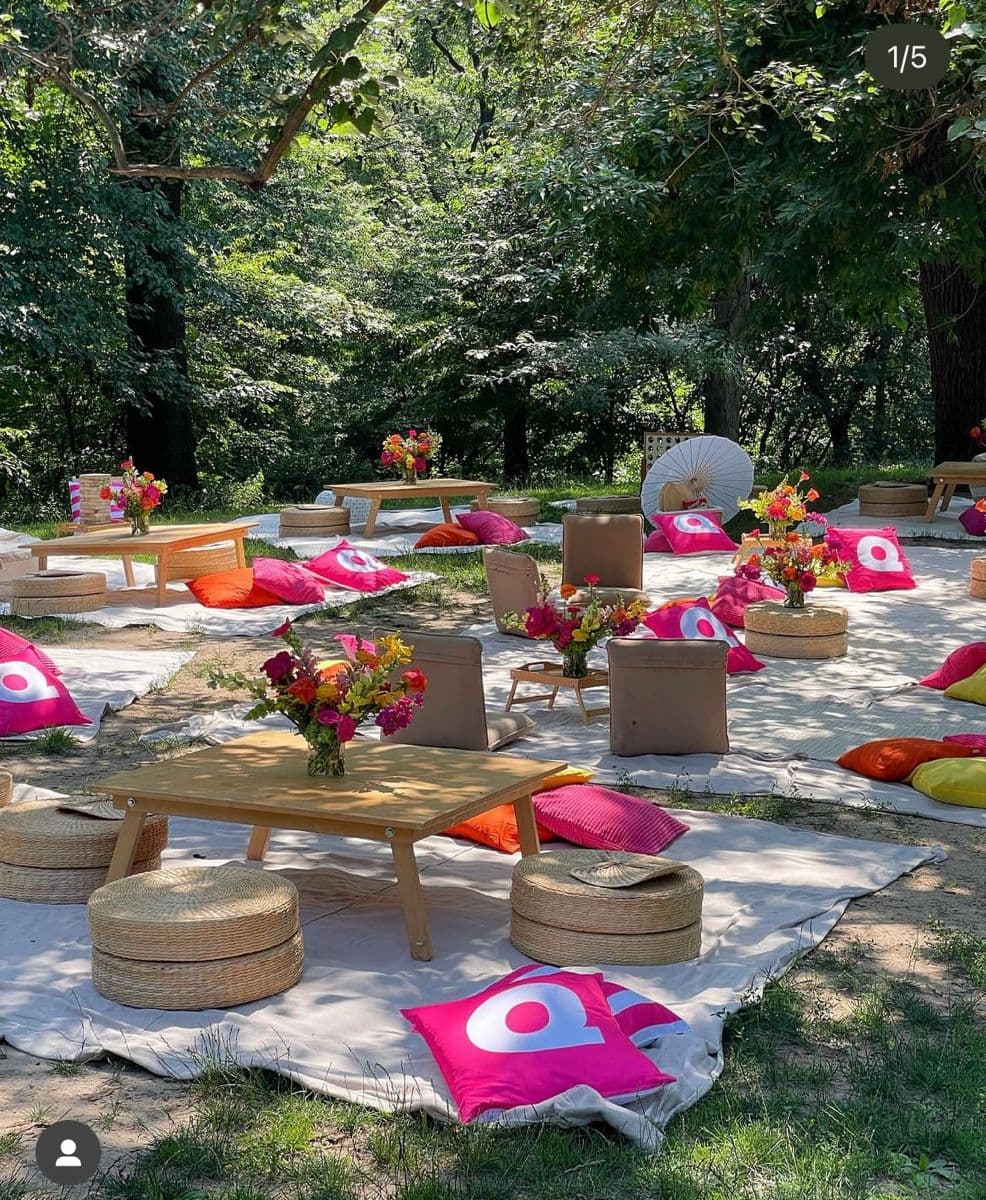 Outdoor aesthetic lawn