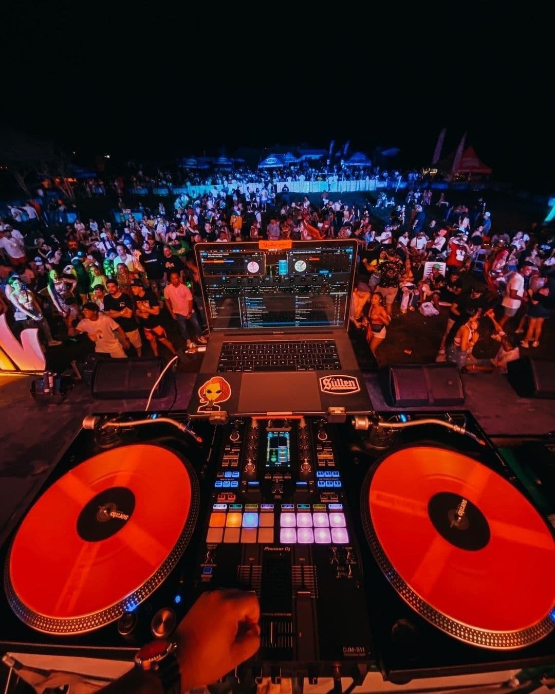 Live Concert